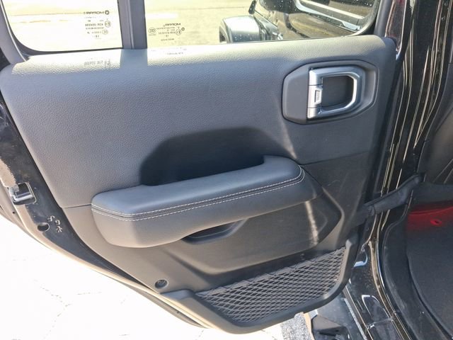 Used 2019 Jeep Wrangler Unlimited Sahara AWD/4WD image 10