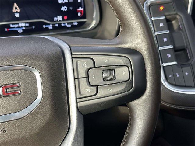 Used 2023 GMC Yukon XL SLT image 32