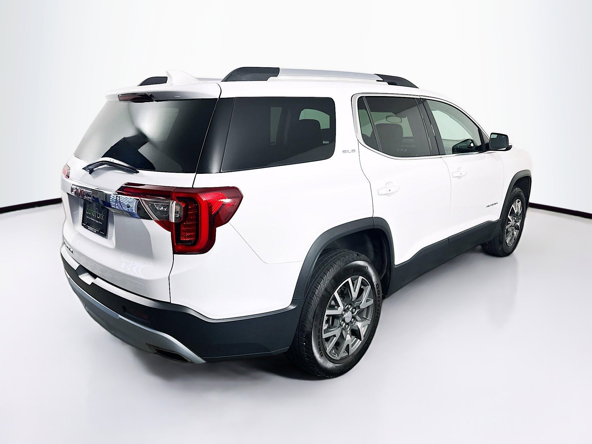 Used 2023 GMC Acadia SLE w/ Driver Convenience Package image 9