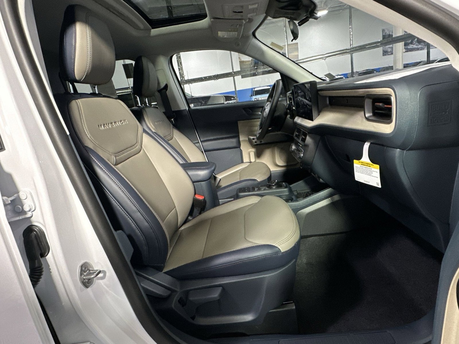 New 2025 Ford Maverick Lariat w/ 4K Tow Package image 39