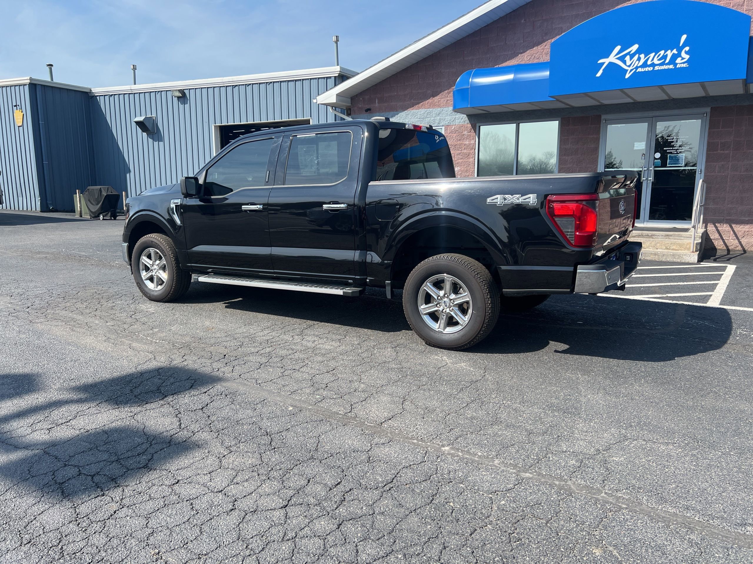 Used 2024 Ford F150 XLT AWD/4WD image 4