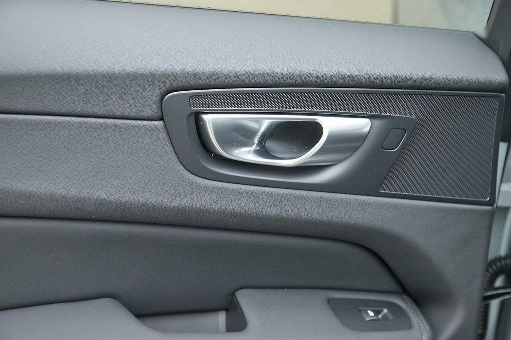 New 2026 Volvo XC60 B5 Core w/ Climate Package image 17