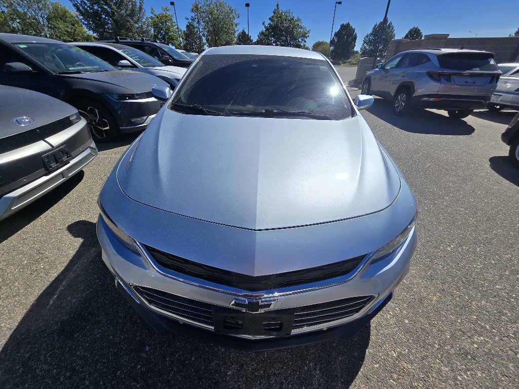 Used 2017 Chevrolet Malibu Premier w/ Driver Confidence Package FWD image 9