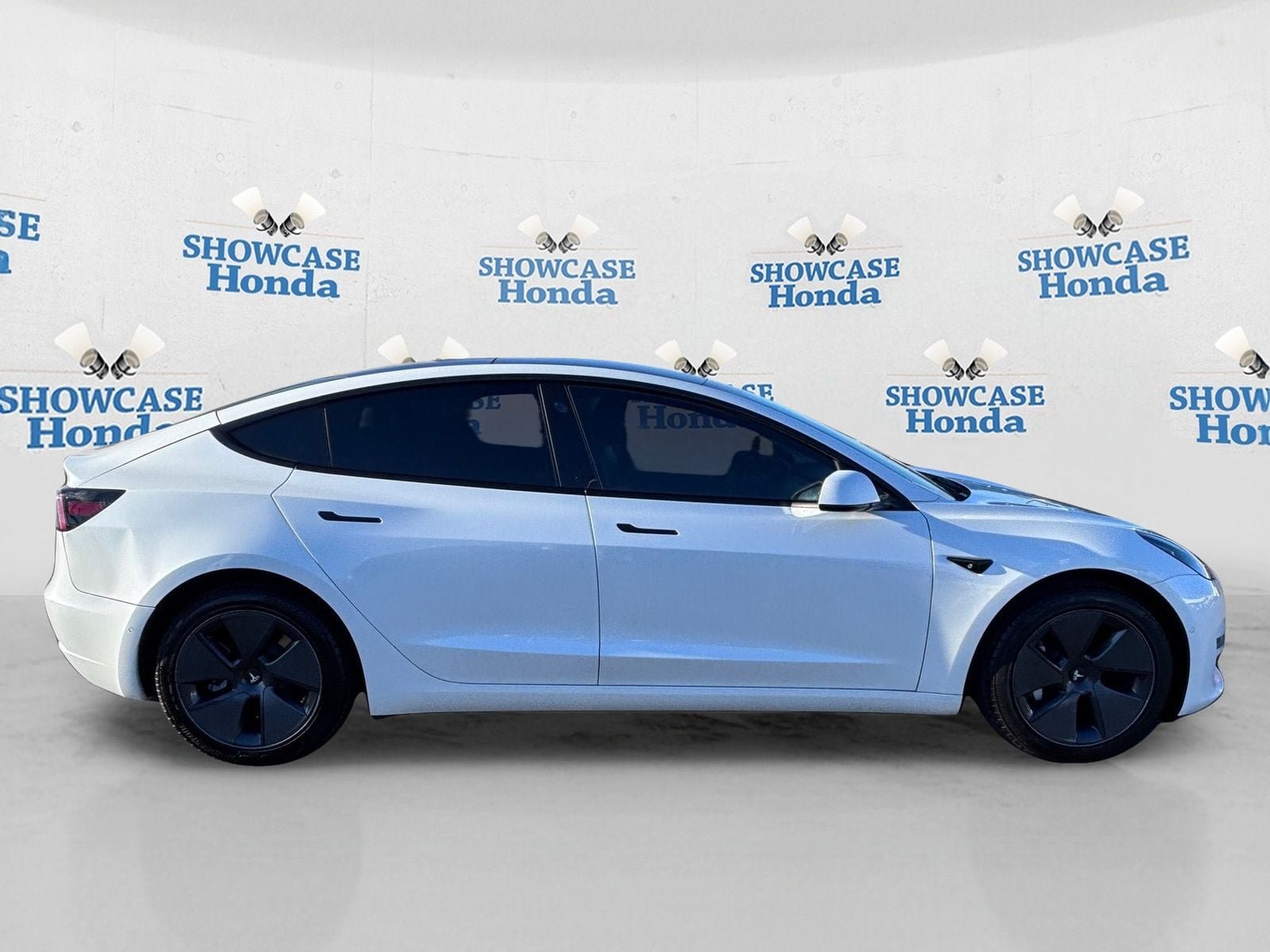 Used 2021 Tesla Model 3 Standard Range RWD image 9