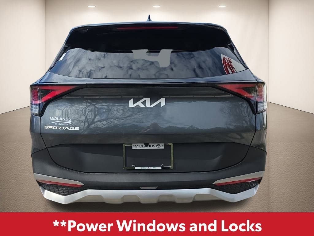 Used 2024 Kia Sportage LX image 5
