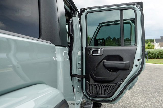 Used 2023 Jeep Gladiator Sport AWD/4WD image 34