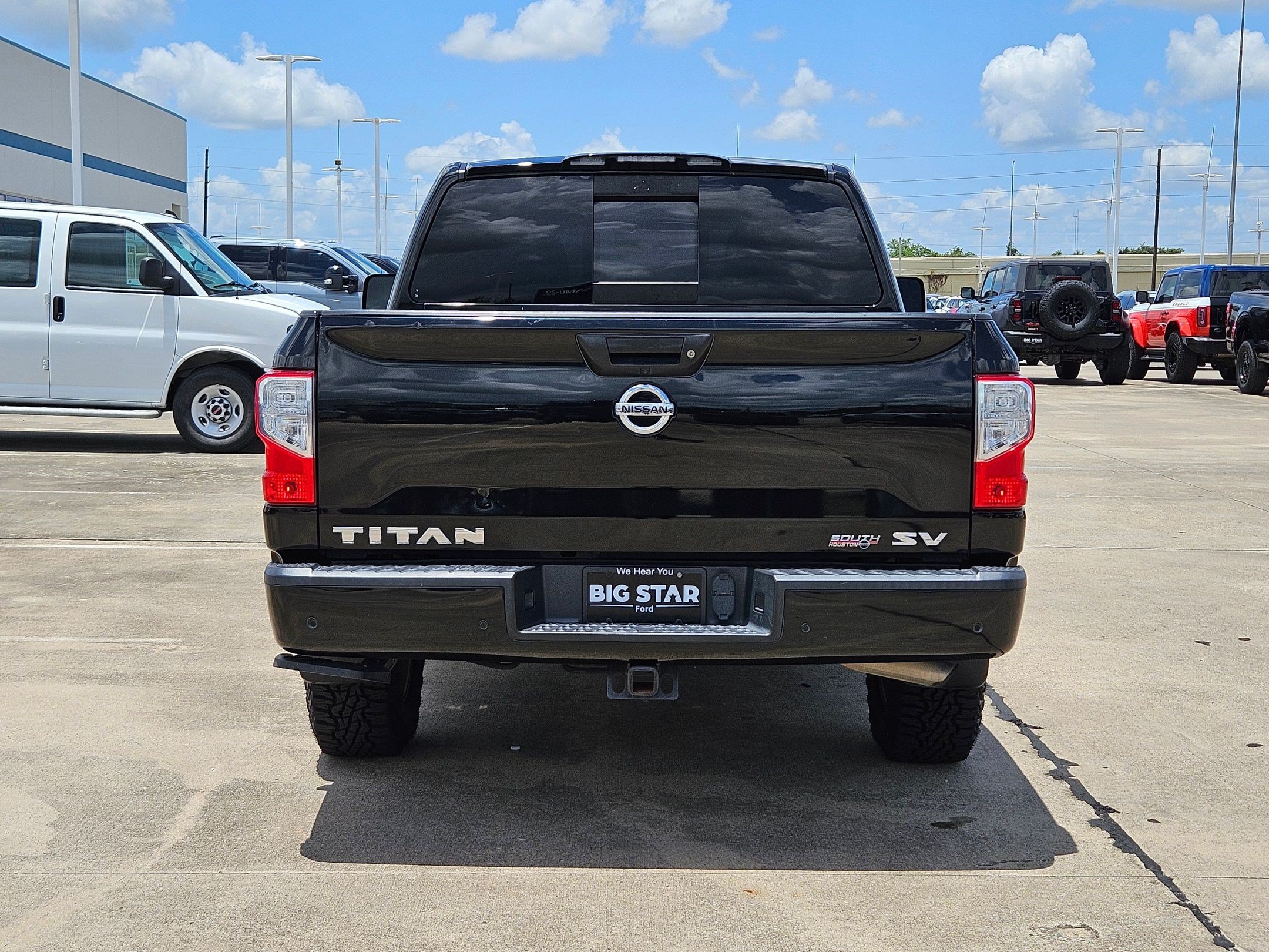 Used 2020 Nissan Titan SV w/ SV Convenience Package RWD image 5