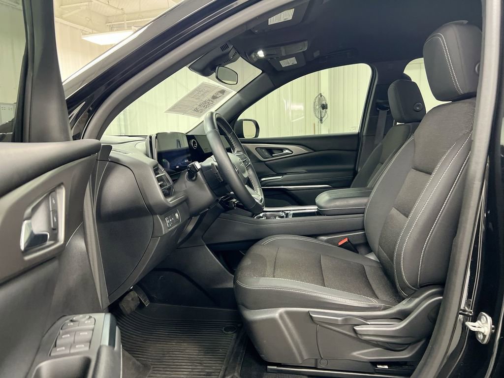 Used 2024 Chevrolet Traverse LS w/ Midnight/Sport Edition image 20