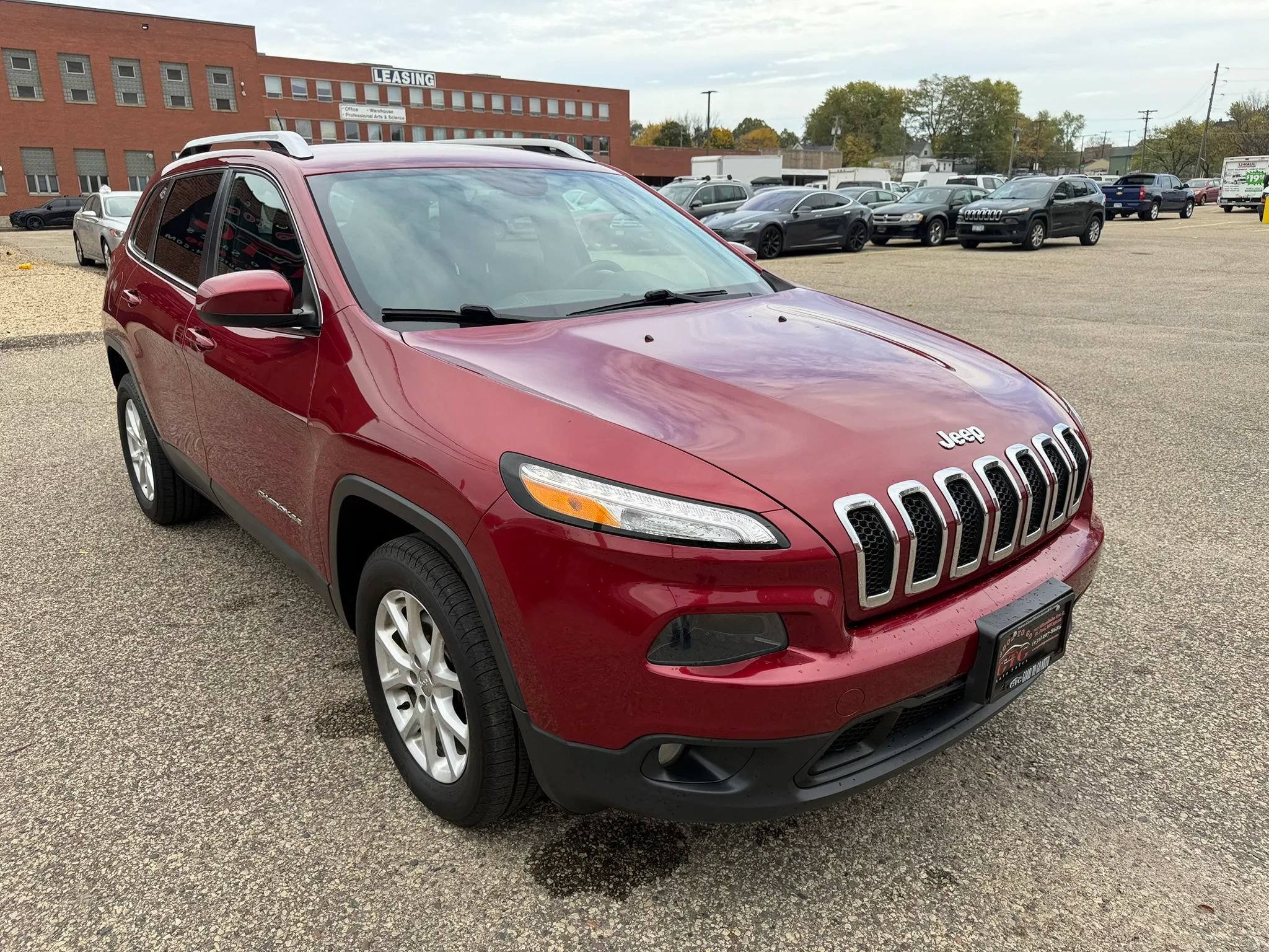 Used 2014 Jeep Cherokee Latitude AWD/4WD image 8