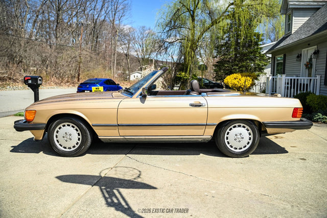 Used 1988 Mercedes-Benz 560 SL image 3