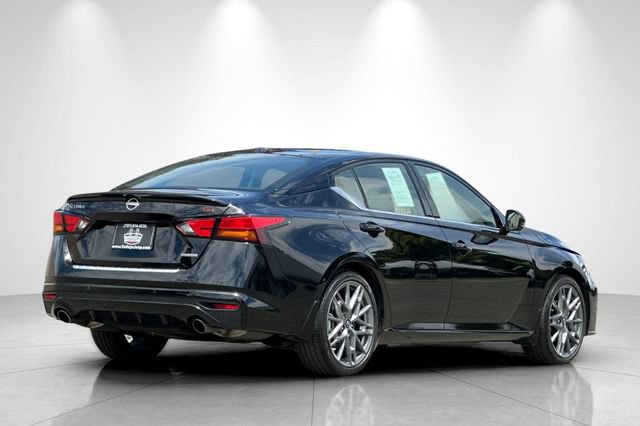 Used 2023 Nissan Altima 2.0 SR FWD image 4