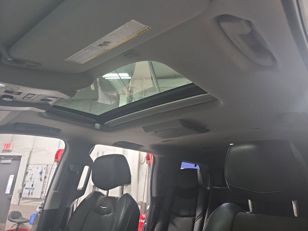 Used 2016 Cadillac Escalade Luxury image 30