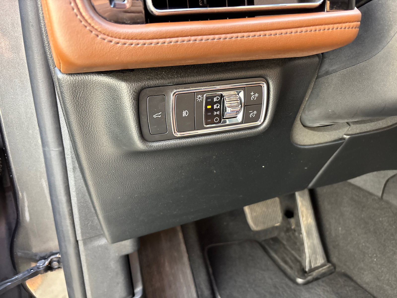 Used 2020 Lincoln Aviator Reserve image 14