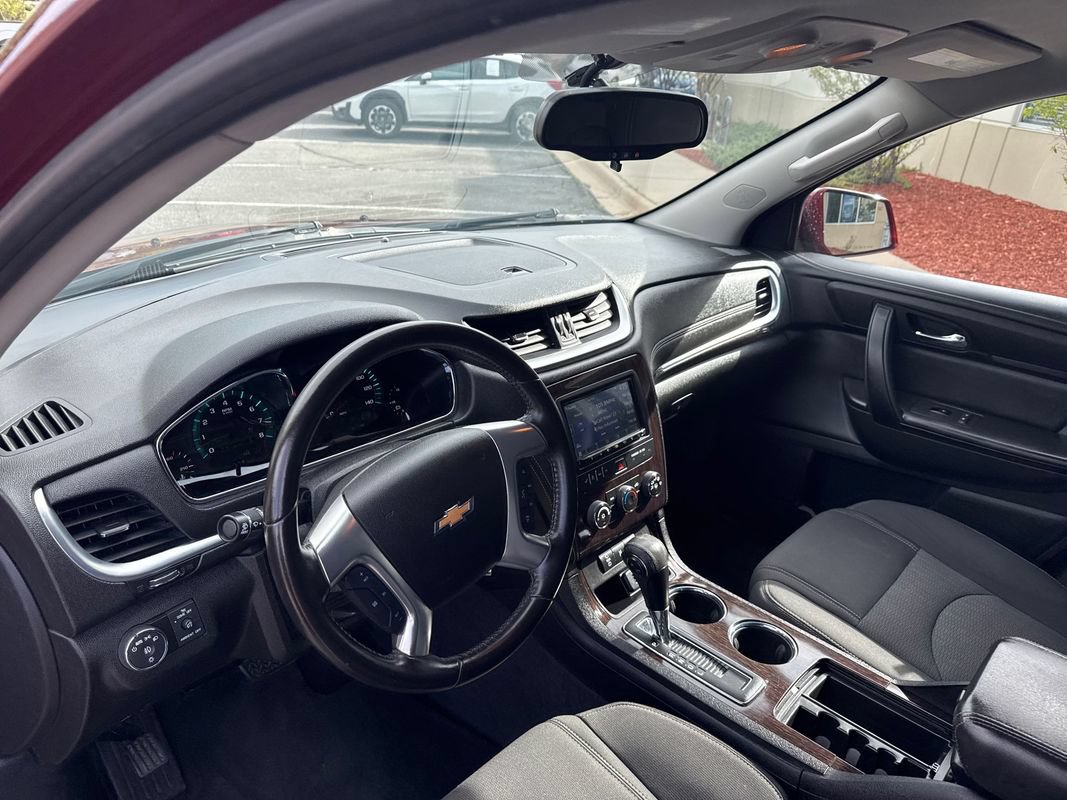 Used 2015 Chevrolet Traverse LT AWD/4WD image 29