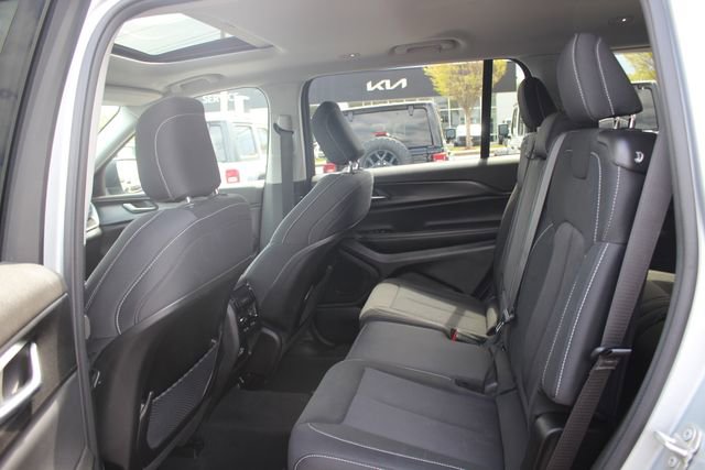Used 2023 Jeep Grand Cherokee L Laredo AWD/4WD image 23