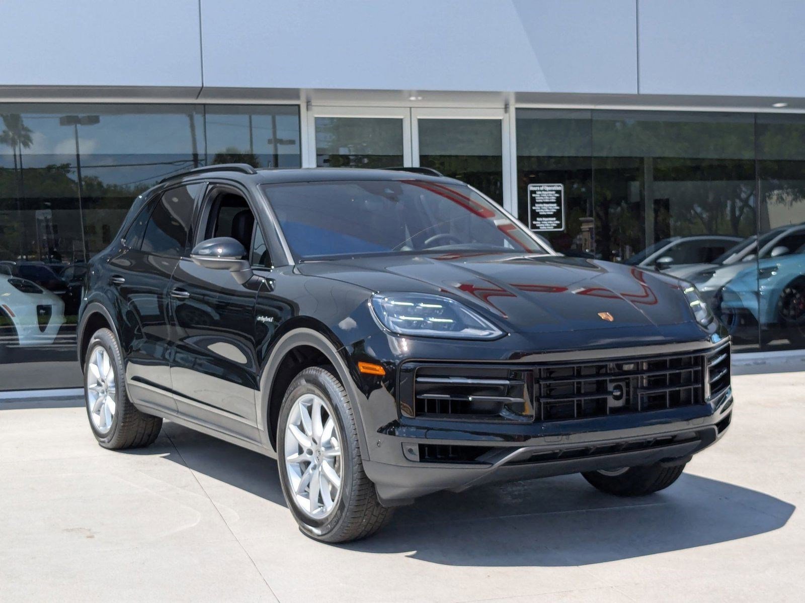 Certified 2025 Porsche Cayenne E-Hybrid image 7