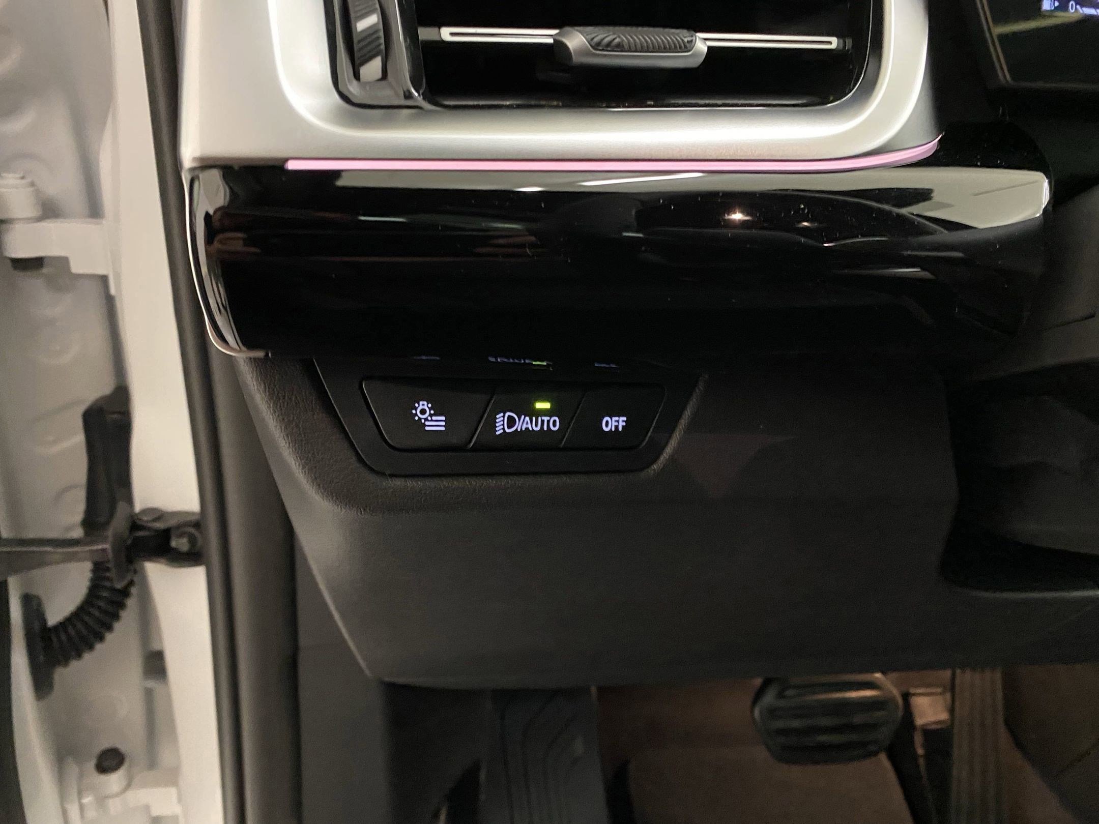 Used 2025 BMW X1 xDrive28i w/ Premium Package image 18