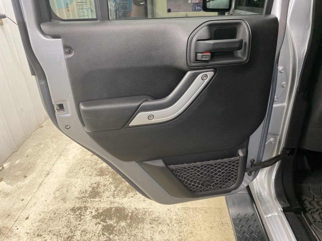 Used 2015 Jeep Wrangler Unlimited Sahara w/ Max Tow Package image 19