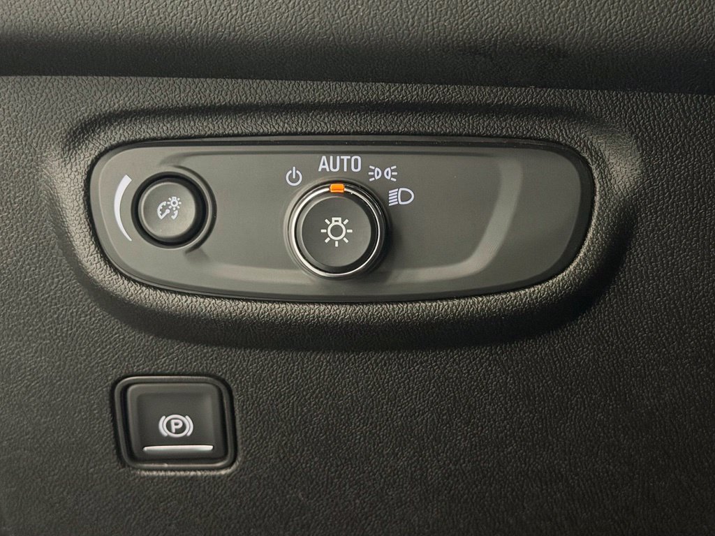 Used 2019 GMC Terrain SLE w/ Driver Convenience Package FWD image 14