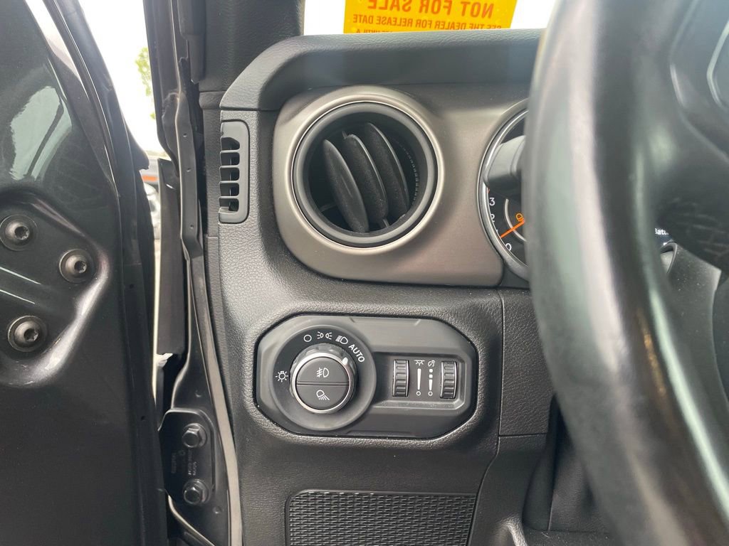 Used 2021 Jeep Gladiator Sport image 13
