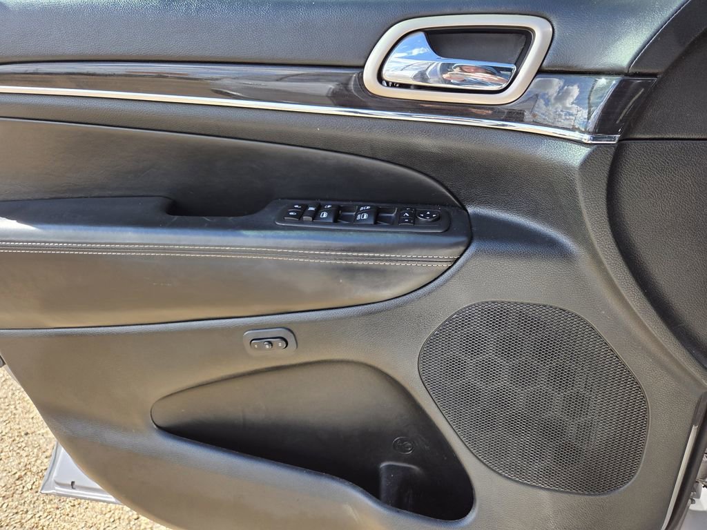 Used 2014 Jeep Grand Cherokee Overland image 18