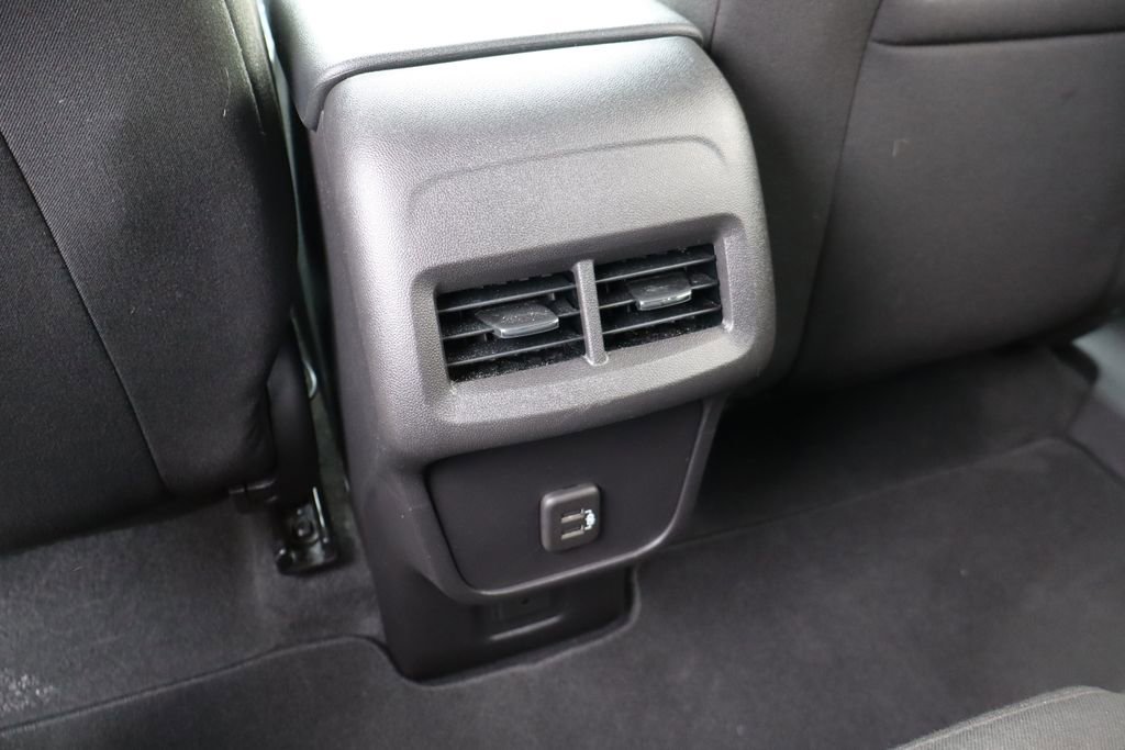 Used 2024 Chevrolet Equinox LT image 38