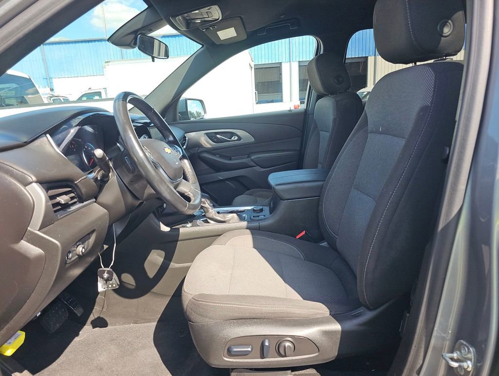 Used 2023 Chevrolet Traverse LT image 6