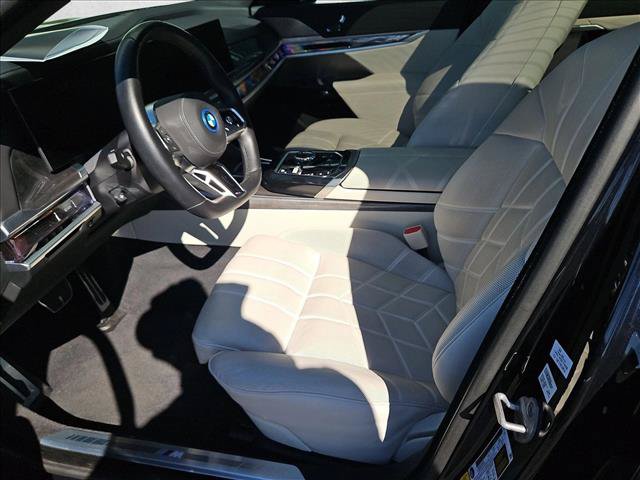 Certified 2024 BMW i7 xDrive60 AWD/4WD image 17