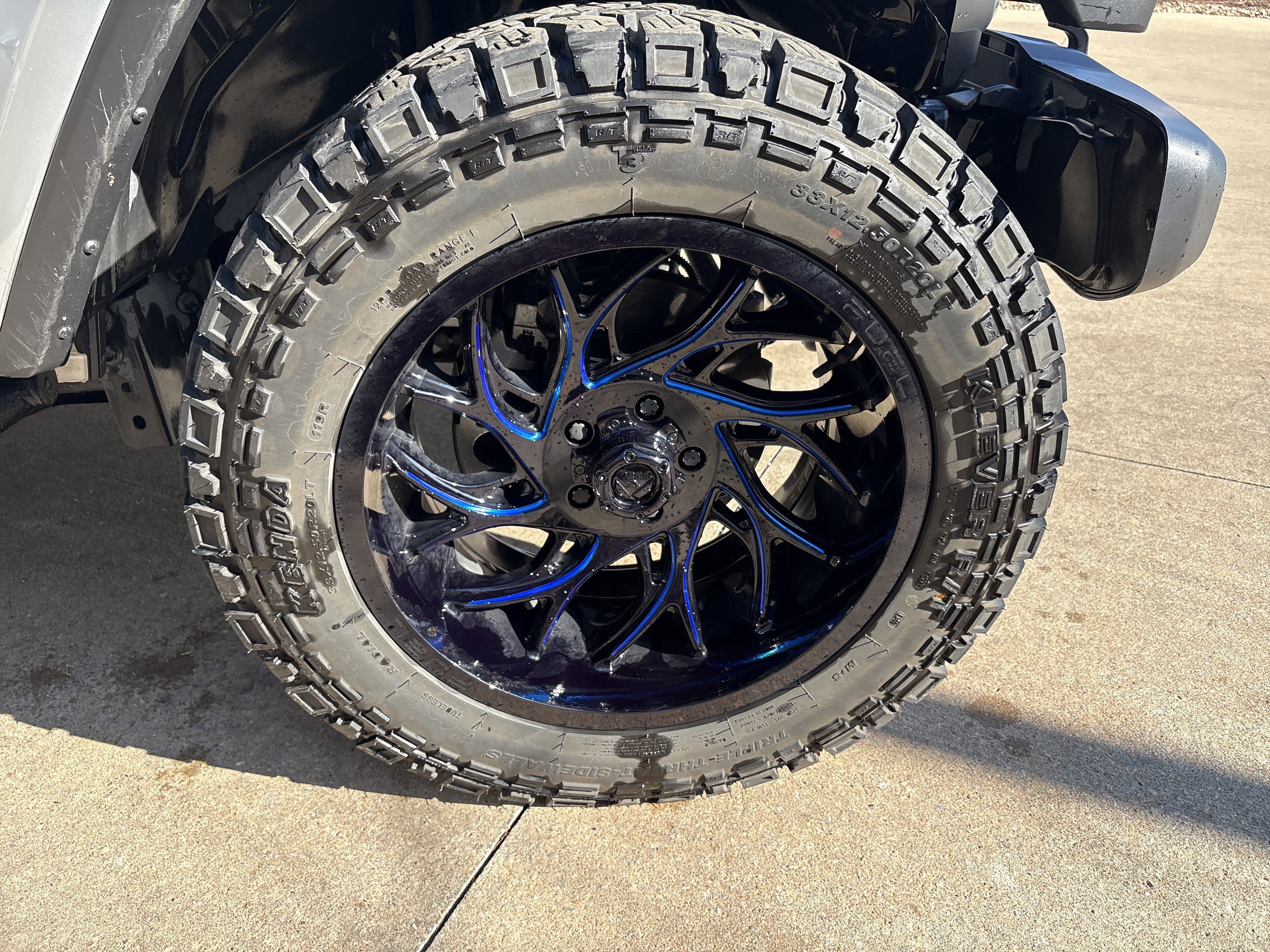 Used 2024 Jeep Wrangler Unlimited Sahara w/ Technology Group image 13