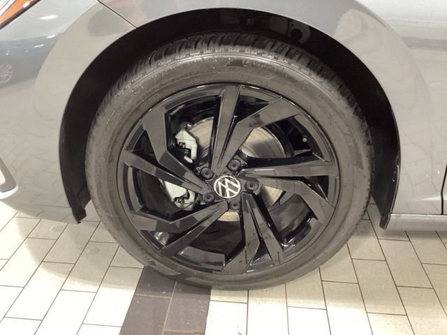 Used 2025 Volkswagen Jetta SE w/ Sunroof Package image 22