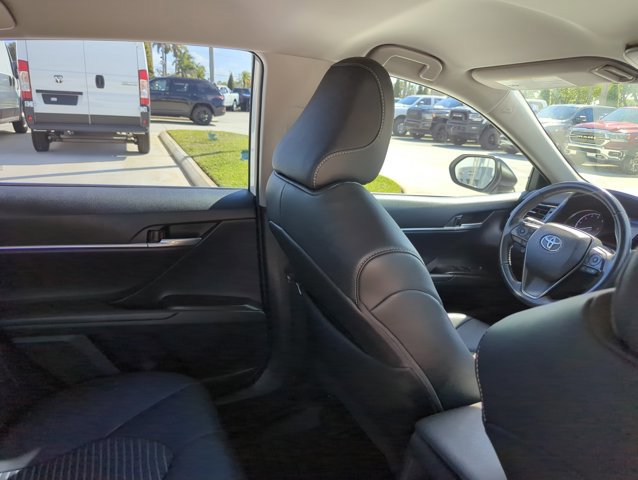 Used 2024 Toyota Camry SE image 23