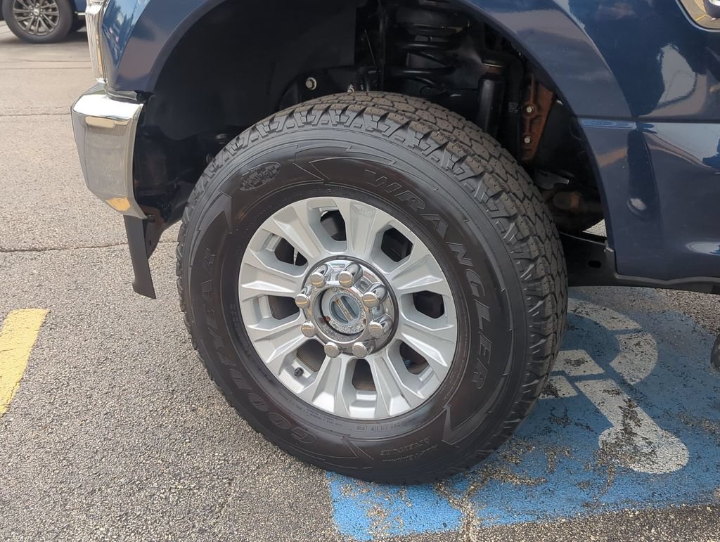 Used 2020 Ford F250 XLT w/ XLT Value Package AWD/4WD image 9