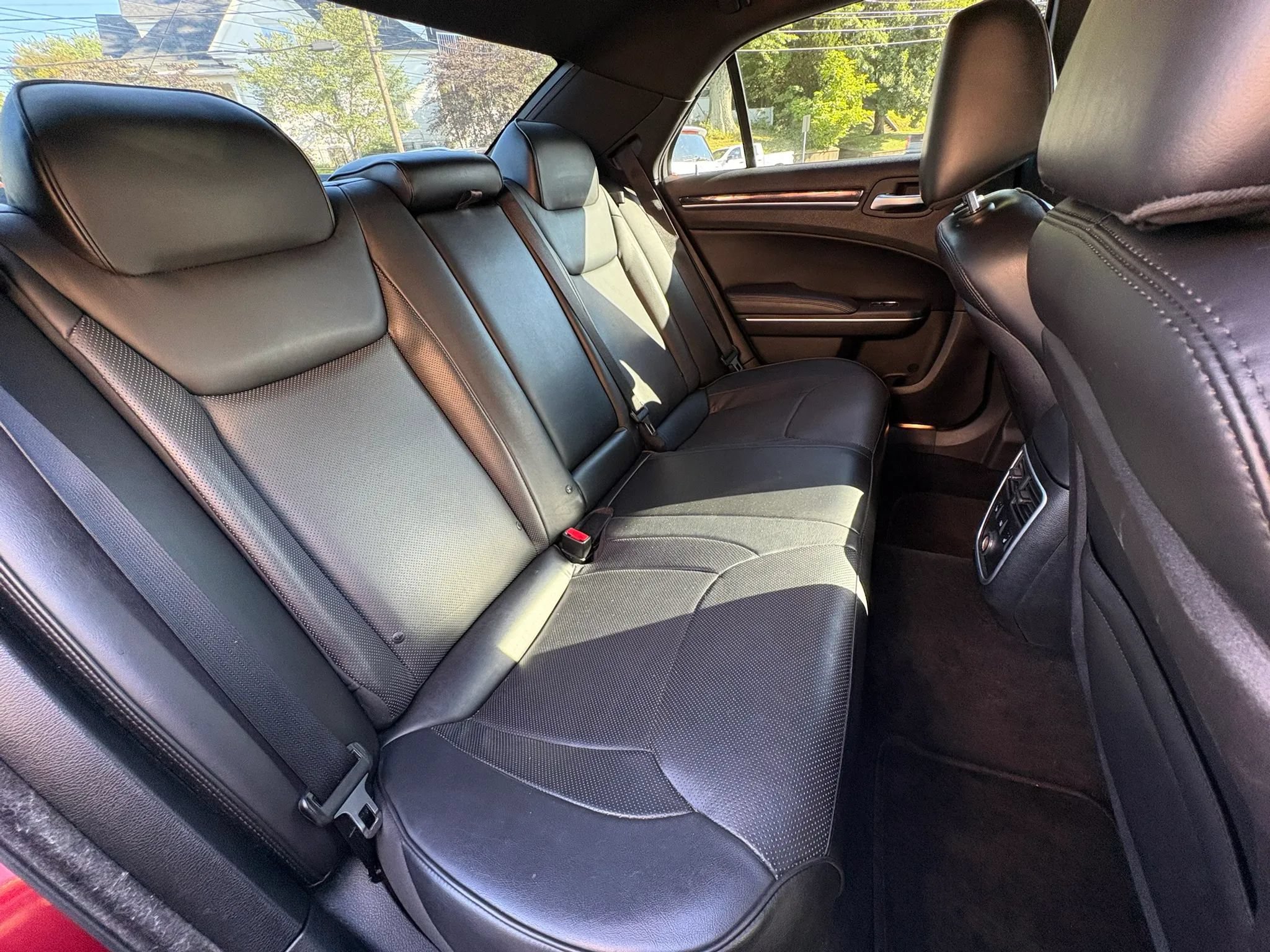 Used 2014 Chrysler 300 C w/ Light Group RWD image 18