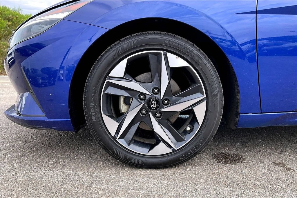 Used 2023 Hyundai Elantra SEL w/ Convenience Package FWD image 9