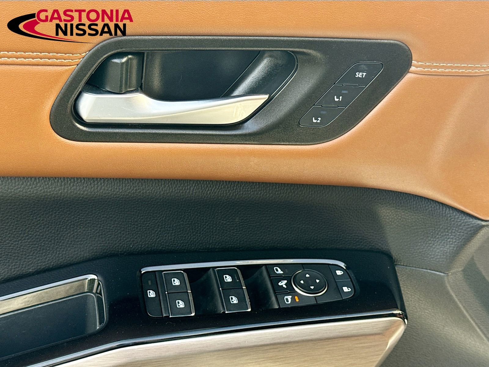 Used 2024 Nissan Pathfinder Platinum image 23