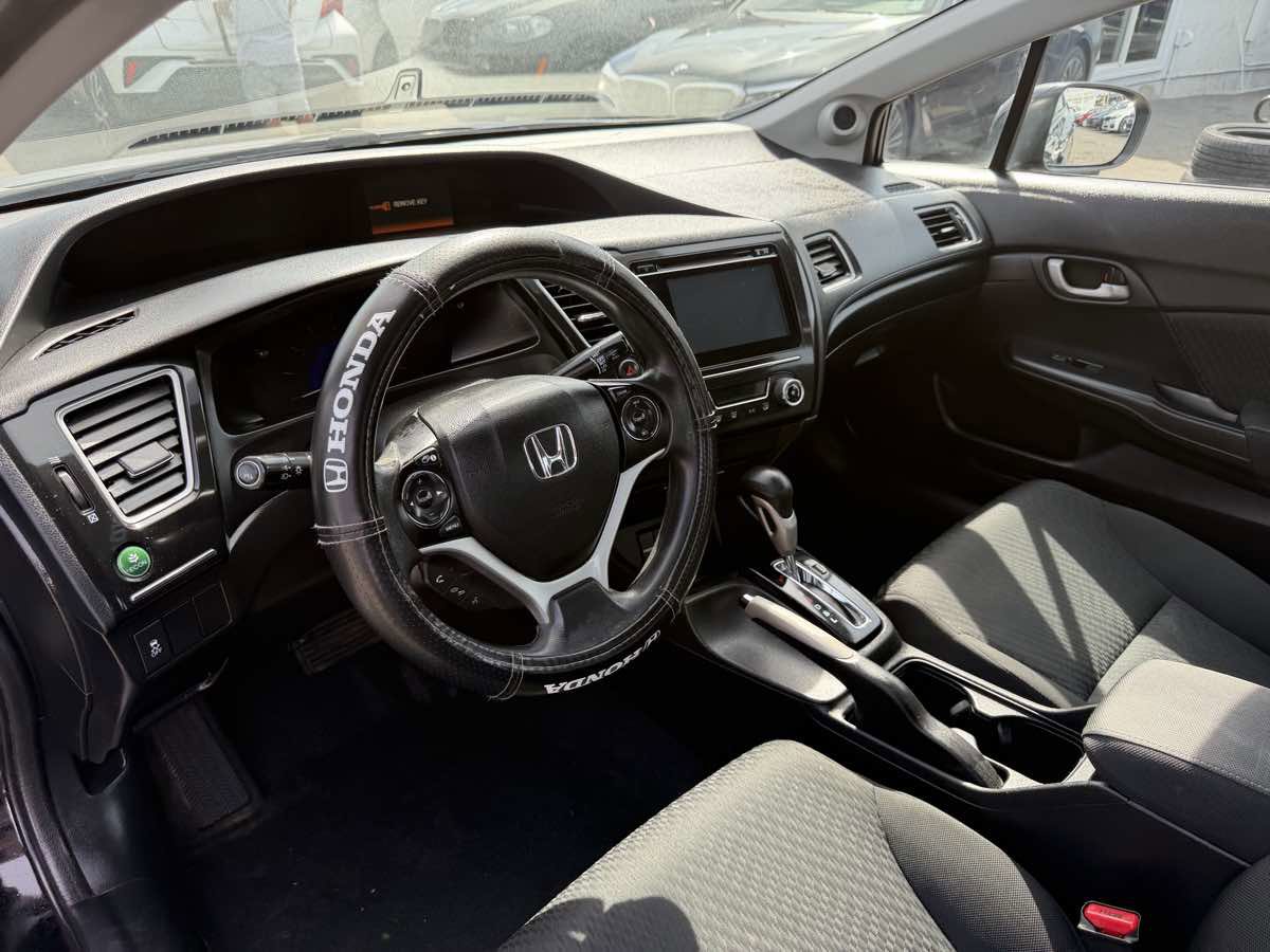 Used 2015 Honda Civic SE image 9