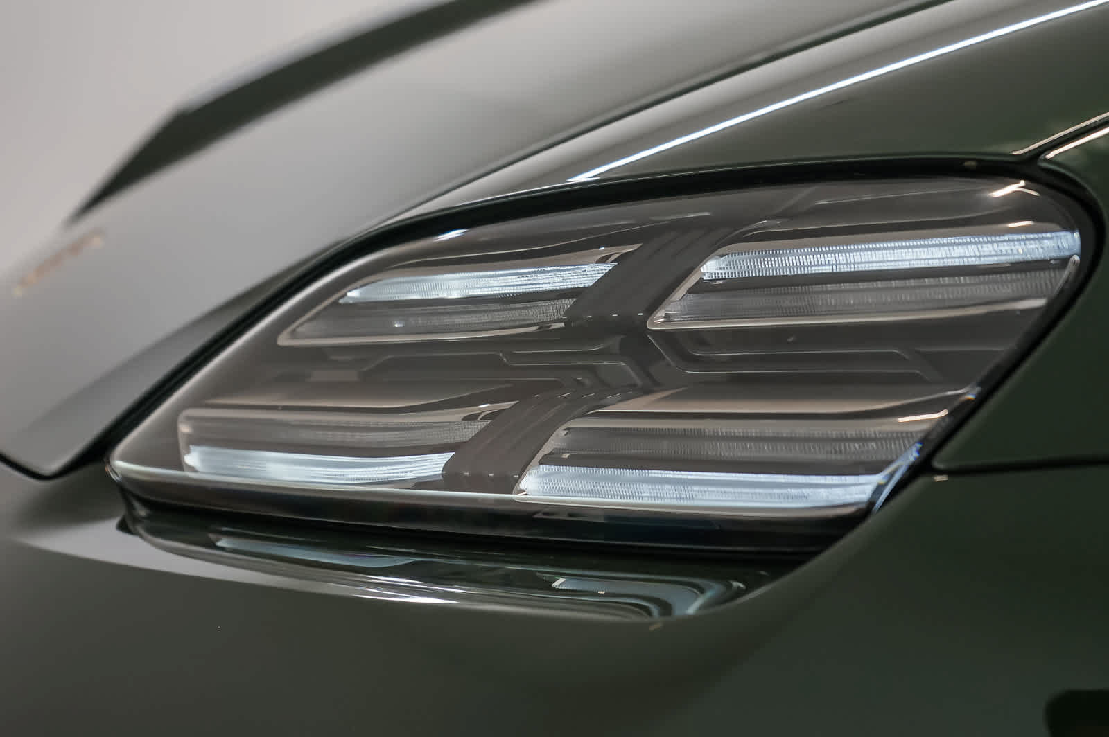 Certified 2026 Porsche Macan Electric RWD image 15