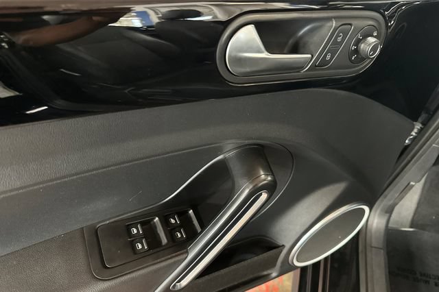 Used 2018 Volkswagen Beetle 2.0T S FWD image 13