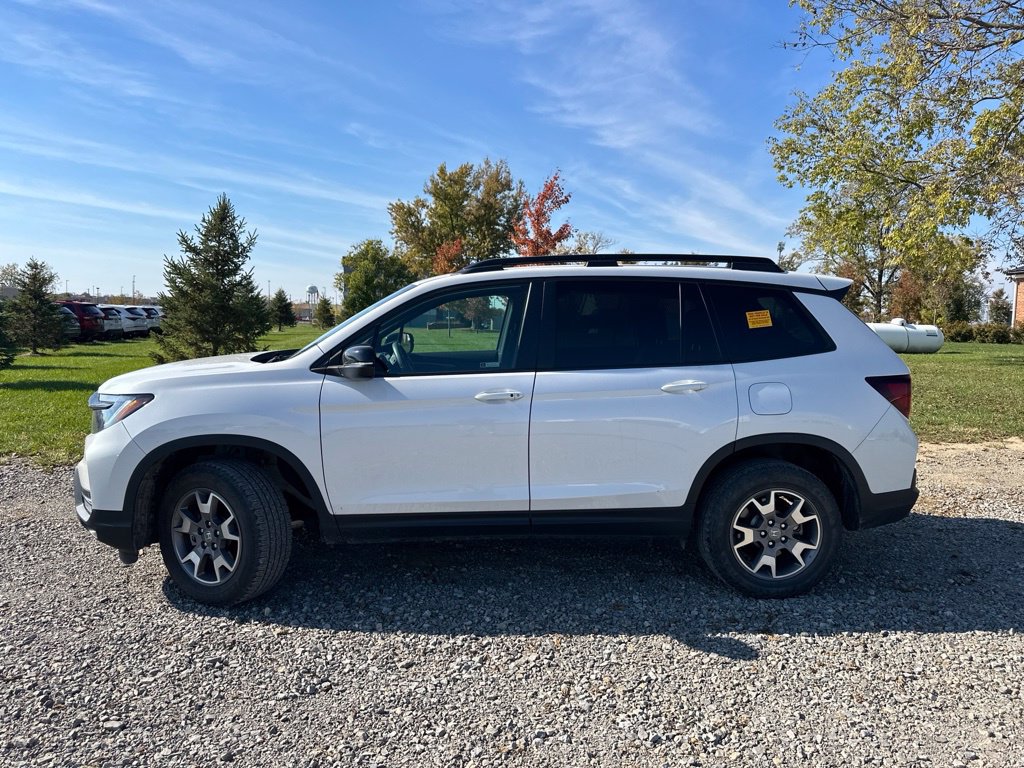 Used 2023 Honda Passport TrailSport image 9
