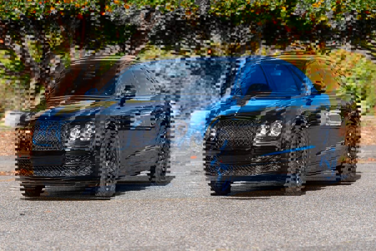 Used 2015 Bentley Flying Spur V8 image 17