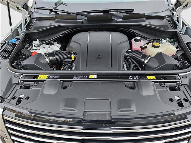 New 2025 Land Rover Range Rover SV AWD/4WD image 28