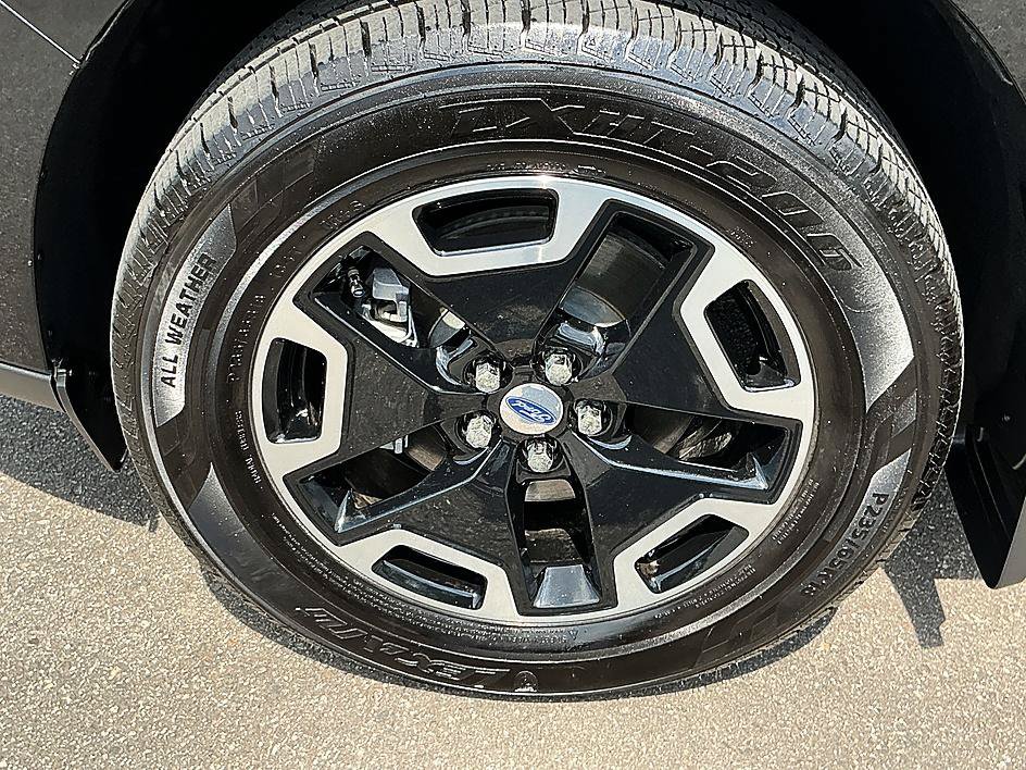 Used 2025 Ford Maverick XL w/ Equipment Group 102A AWD/4WD image 7