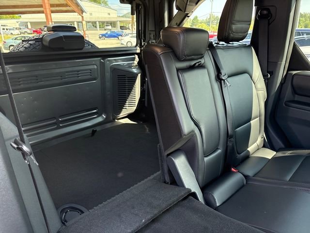 Used 2025 Ford Bronco Badlands image 10