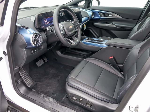 New 2026 Chevrolet Equinox EV LT image 13