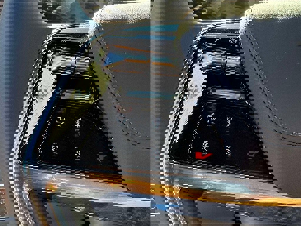 New 2025 Cadillac Escalade IQ Luxury 2 image 17