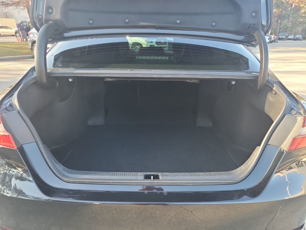 Certified 2022 Toyota Camry SE image 30