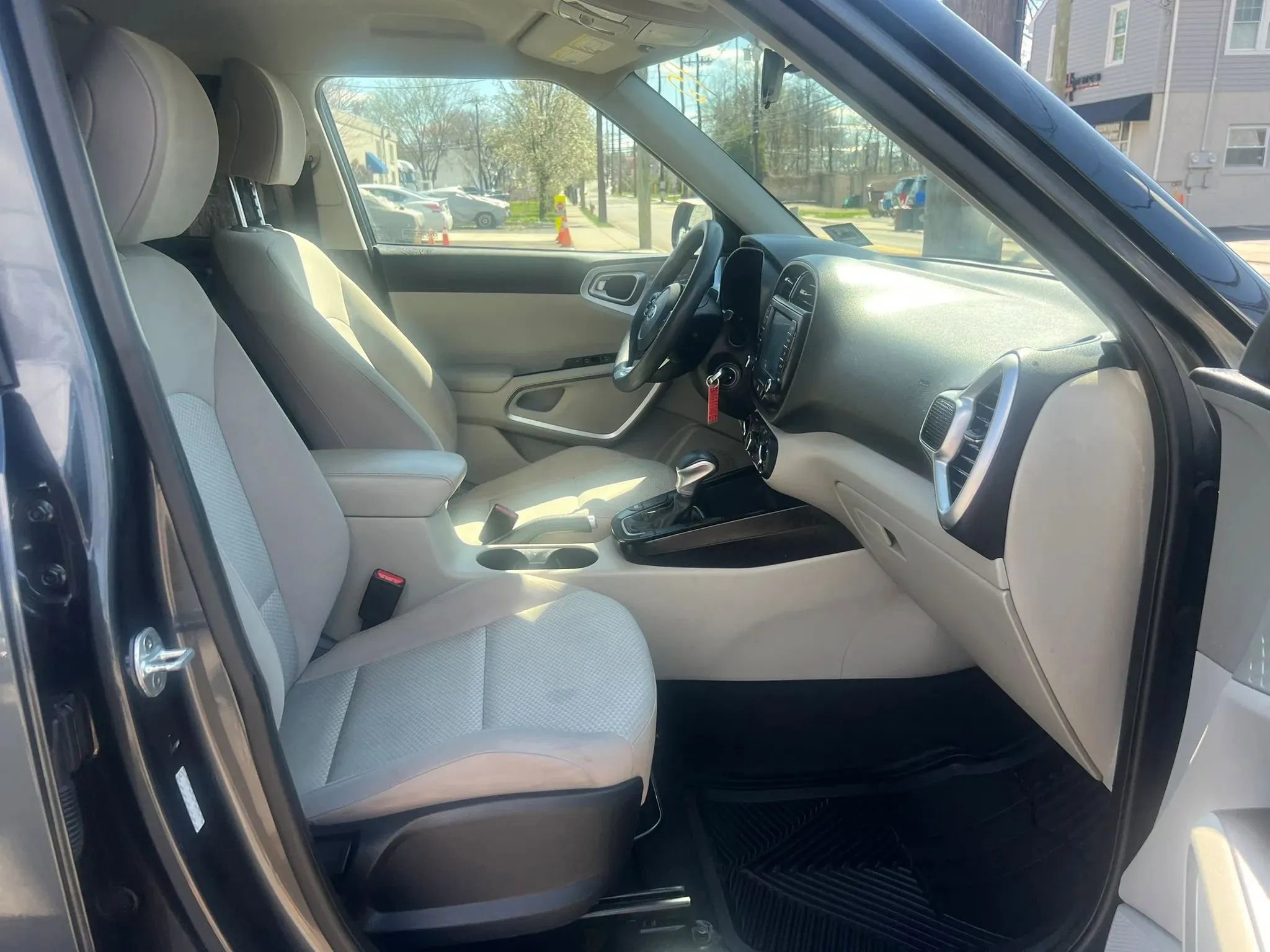 Used 2020 Kia Soul LX image 29