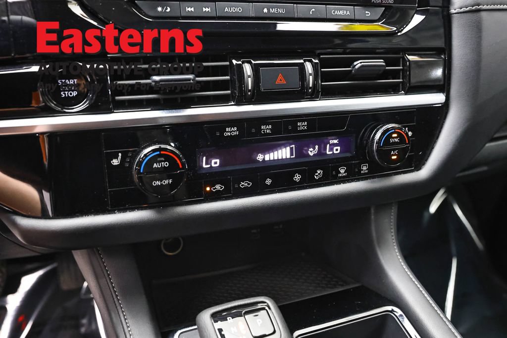 Used 2025 Nissan Pathfinder SV FWD image 20