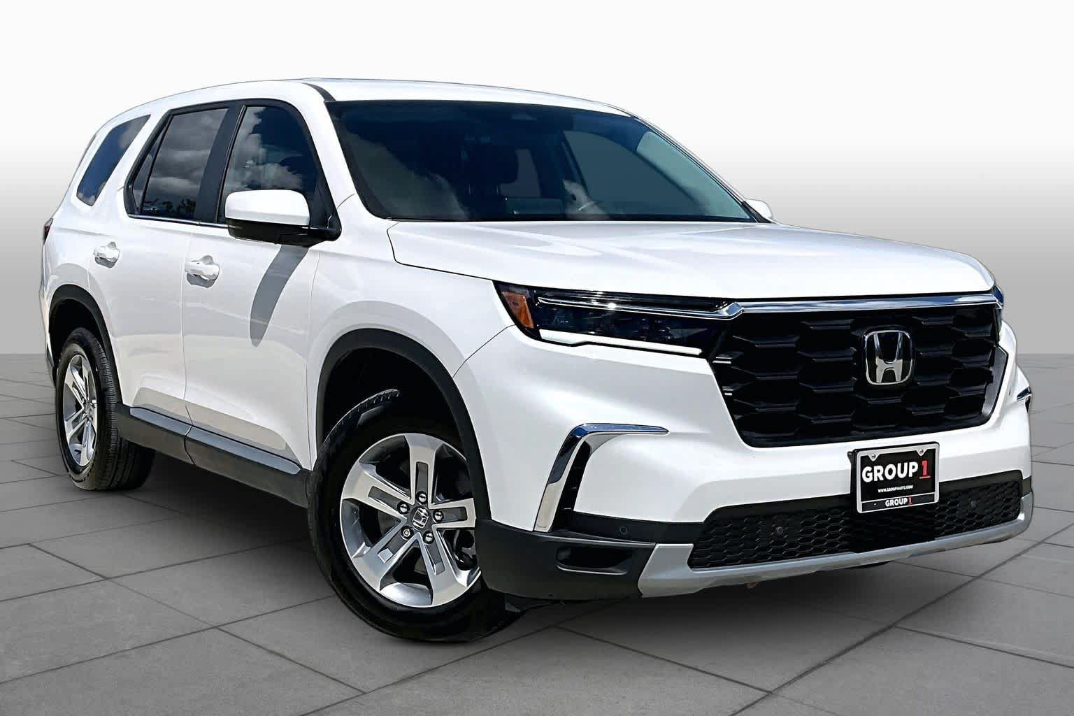 Used 2025 Honda Pilot EX-L image 3