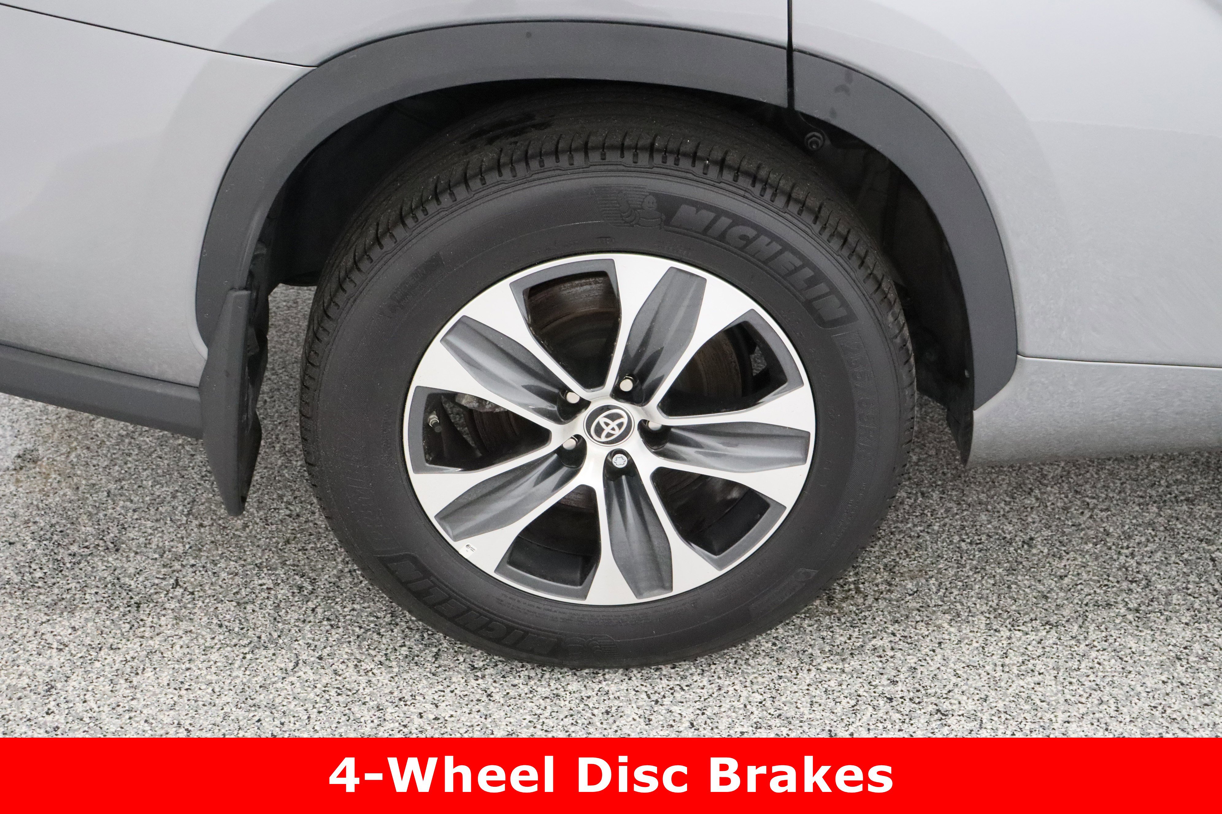 Certified 2025 Toyota Highlander XLE AWD/4WD image 6